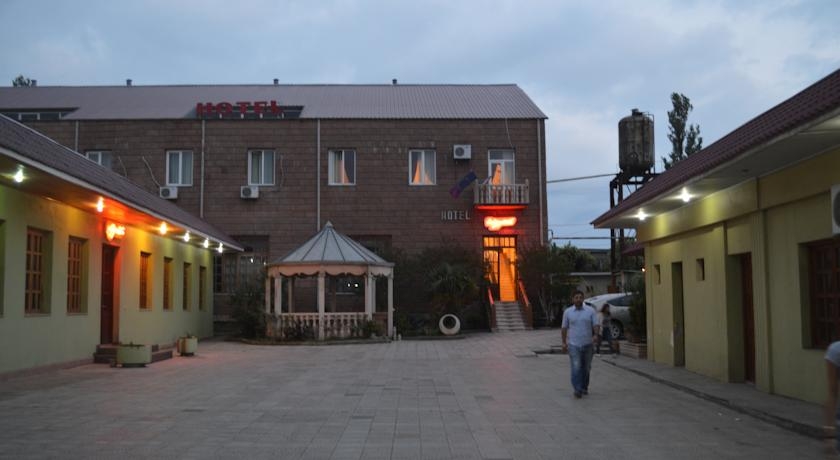 Hotel Tirifi Holiday